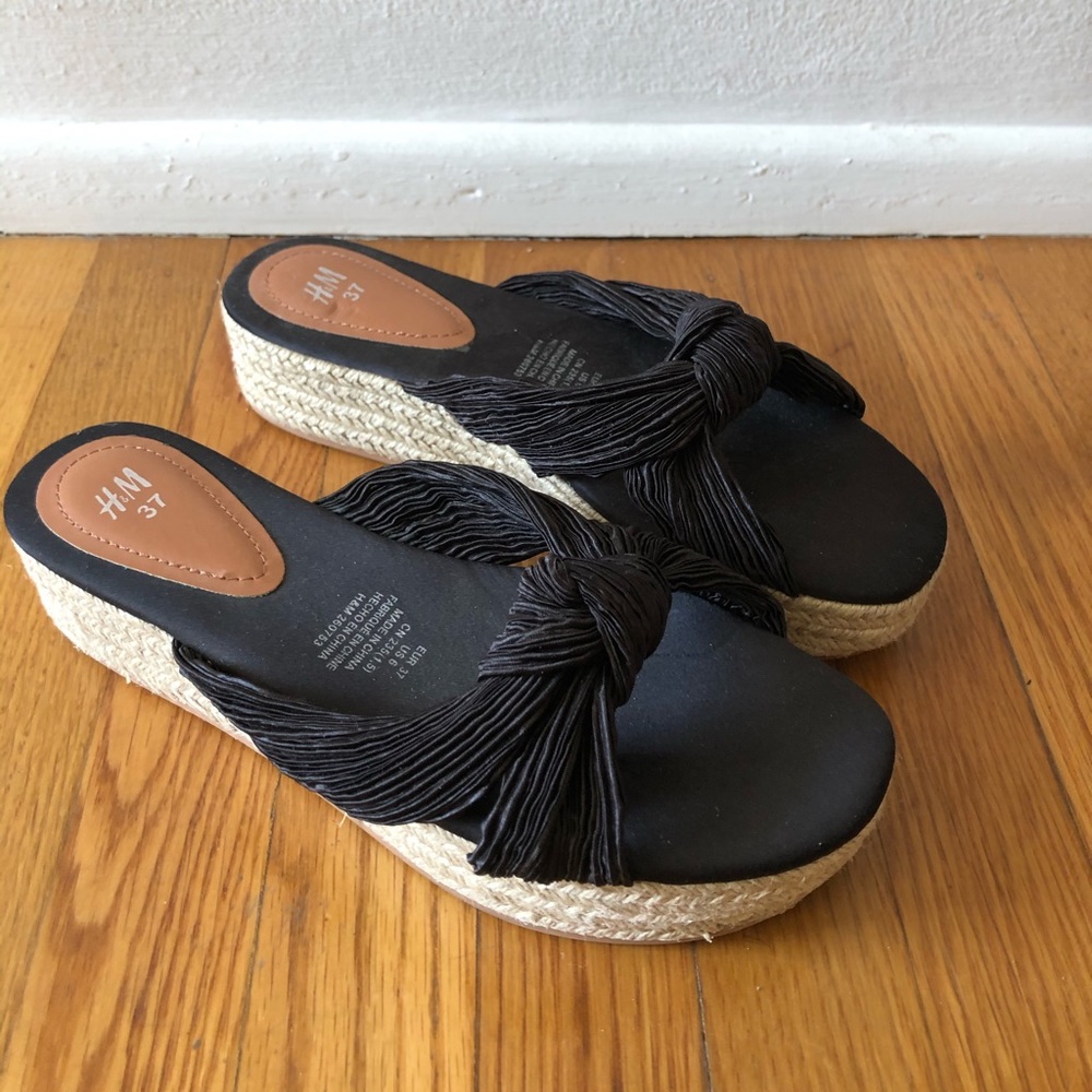 Platform Wicker Knot Sandal